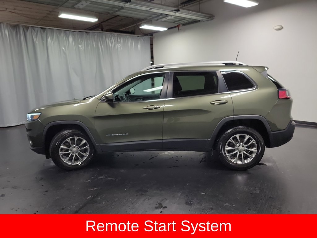 Used 2019 Jeep Cherokee Latitude Plus w/ Cold Weather Group AWD/4WD image 6