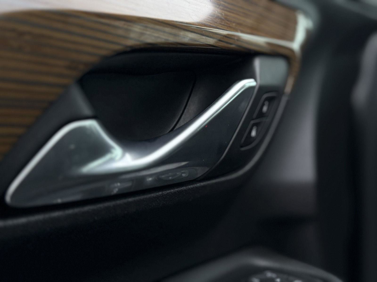 Used 2020 GMC Terrain SLE w/ Driver Convenience Package image 15