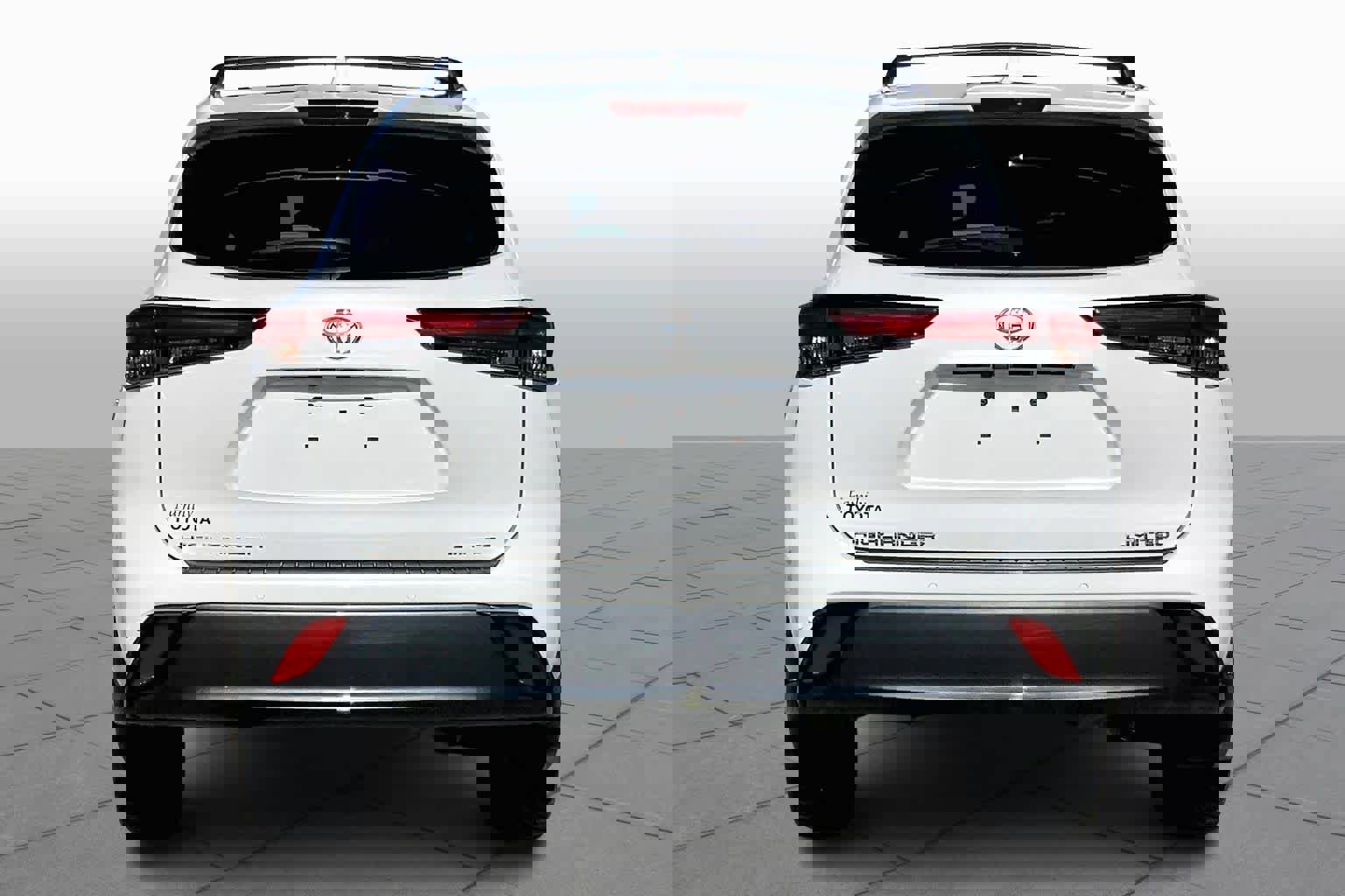 Used 2023 Toyota Highlander Limited image 5