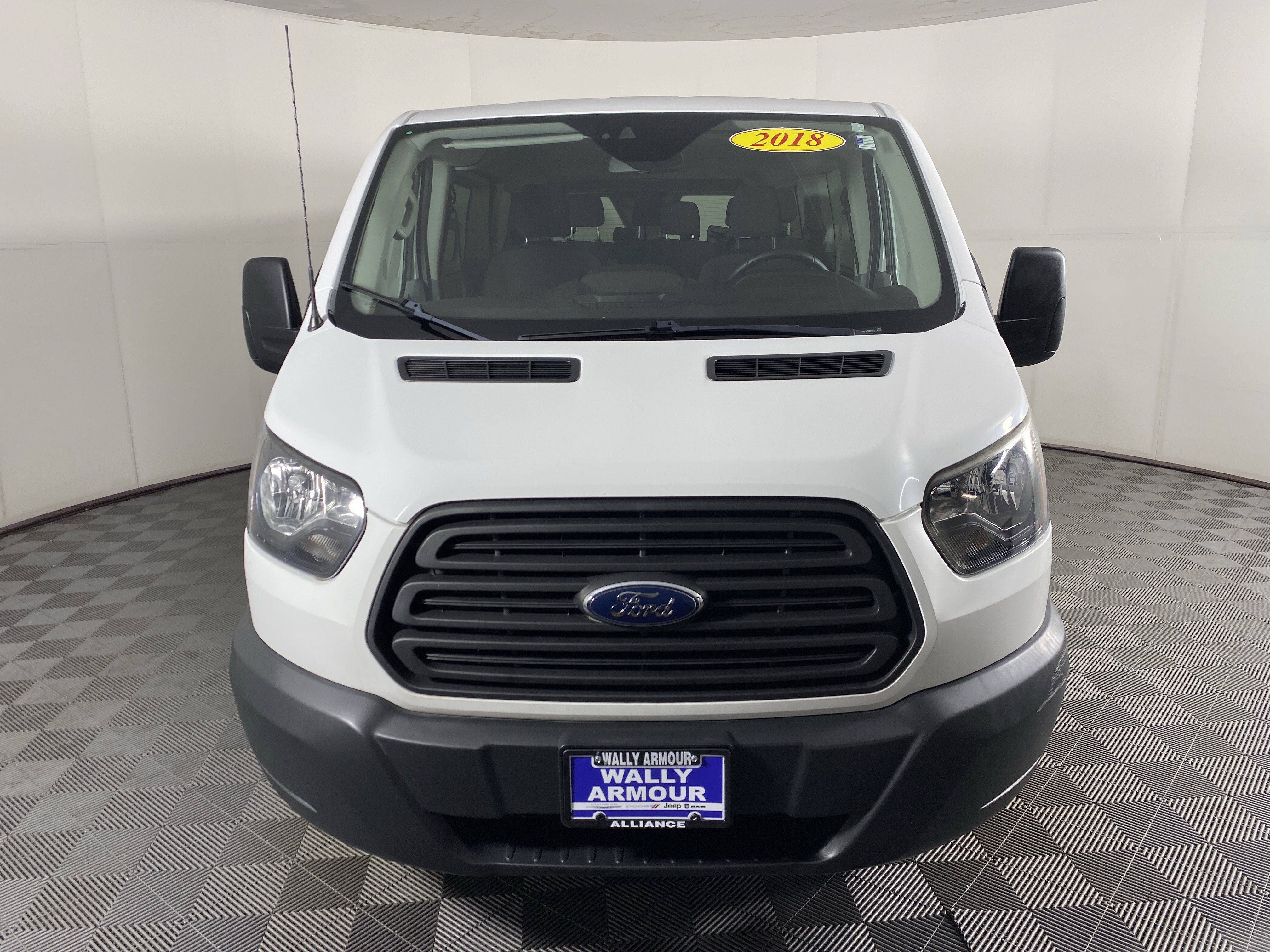 Used 2018 Ford Transit 150 XL RWD image 9