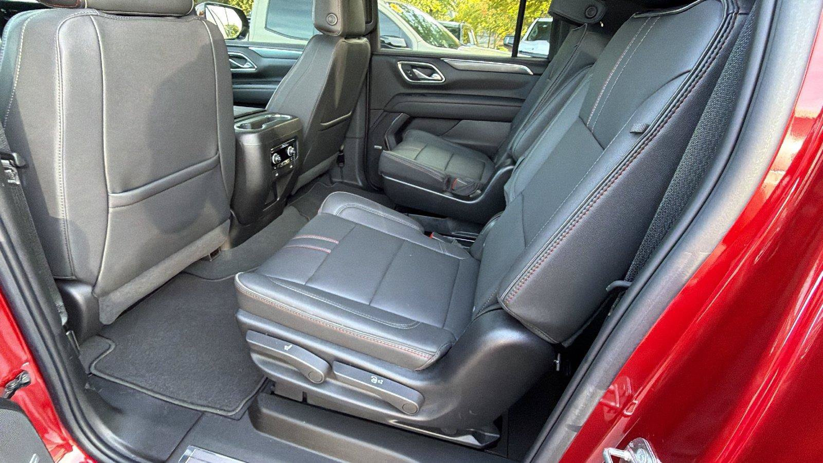 Used 2023 Chevrolet Suburban RST w/ Luxury Package AWD/4WD image 25
