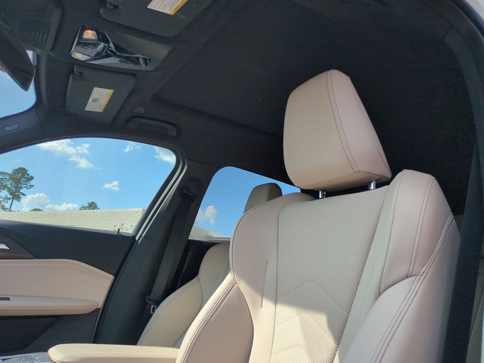 Used 2023 BMW X1 xDrive28i w/ M Sport Package image 15