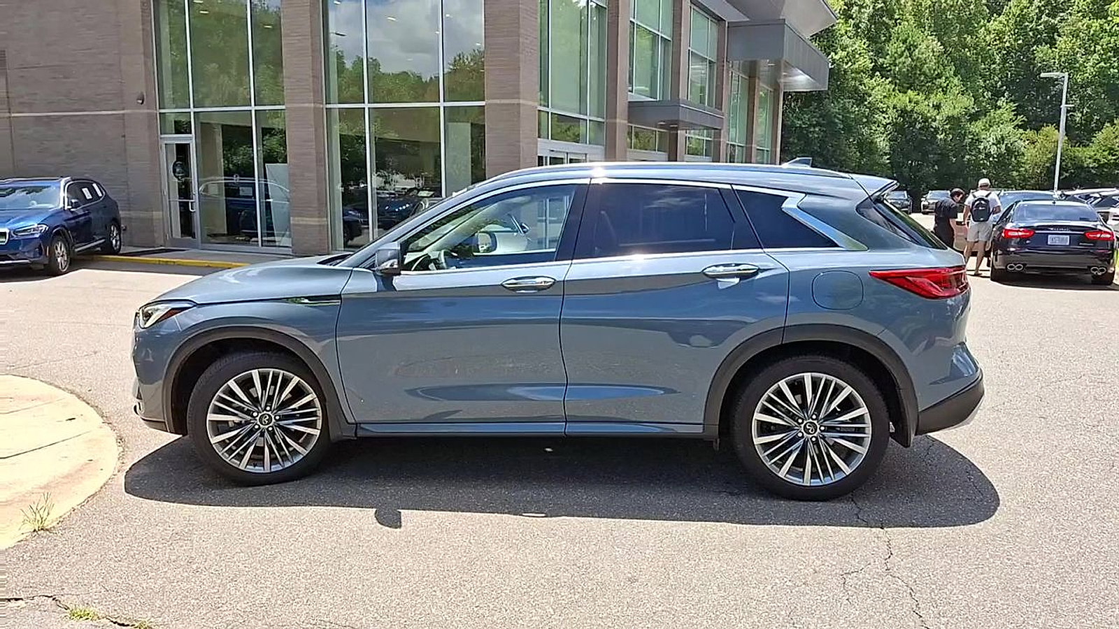 Used 2024 INFINITI QX50 Sensory image 5