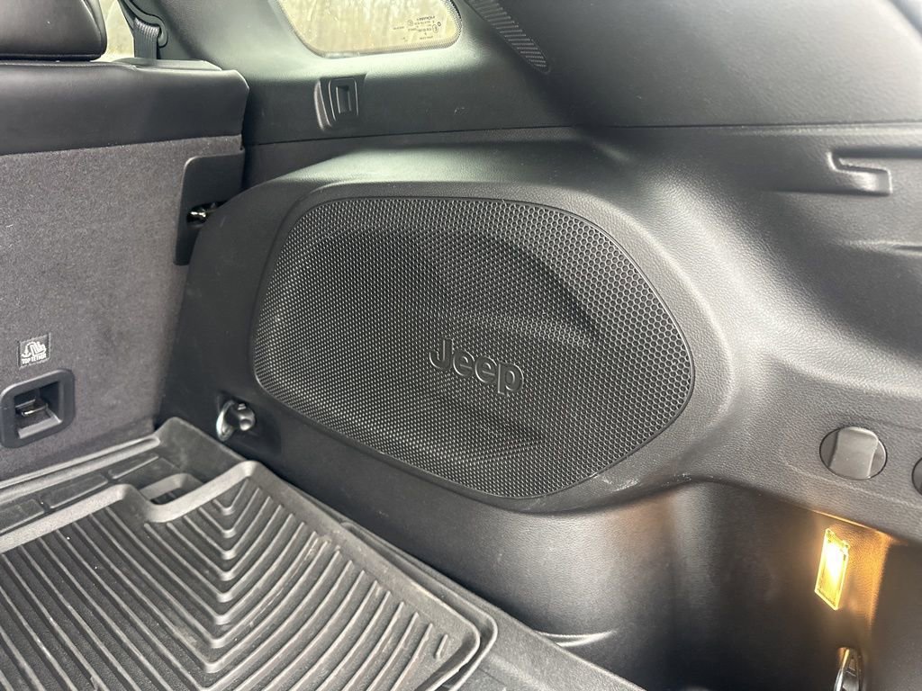 Used 2021 Jeep Cherokee Limited image 33