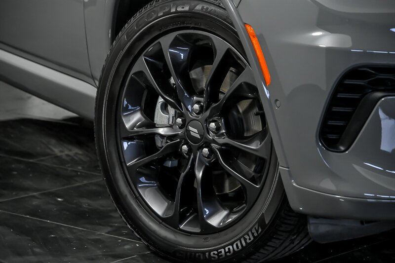 Used 2024 Dodge Durango R/T AWD/4WD image 3