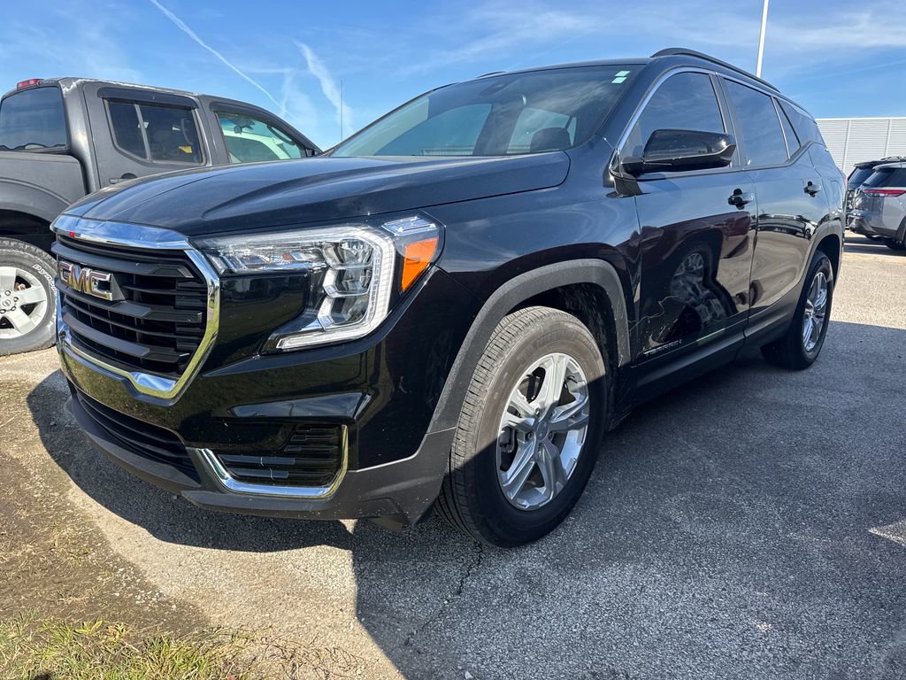 Used 2023 GMC Terrain SLE w/ Driver Convenience Package FWD image 1