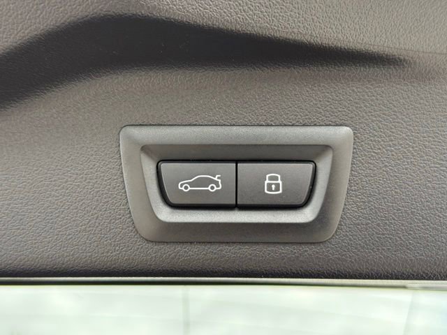 Used 2026 BMW X5 sDrive40i w/ M Sport Package RWD image 17