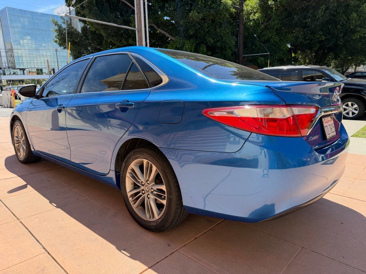 Used 2017 Toyota Camry SE FWD image 4