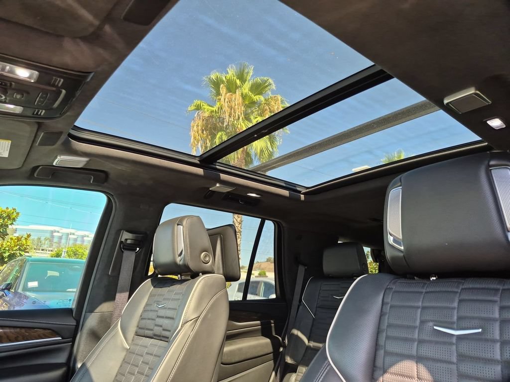 Certified 2024 Cadillac Escalade Sport Platinum w/ LPO, Floor Liner Package AWD/4WD image 11