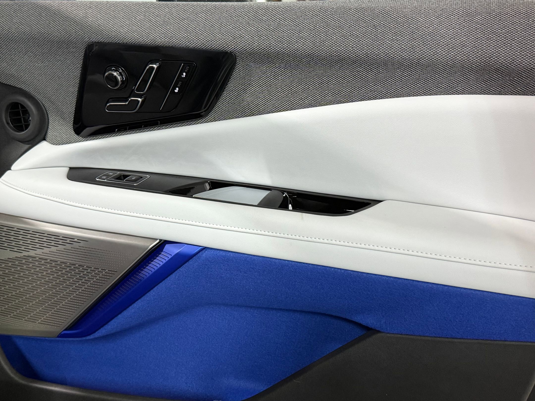 New 2026 Cadillac Optiq Sport 1 image 46