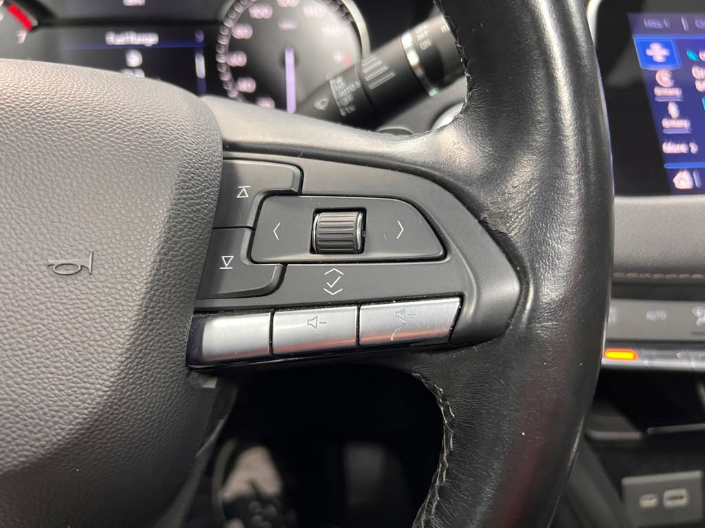 Used 2021 Cadillac XT4 Premium Luxury AWD/4WD image 11