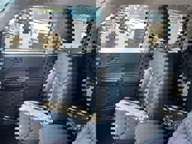 New 2025 Ford Maverick Lariat w/ Black Appearance Package image 9