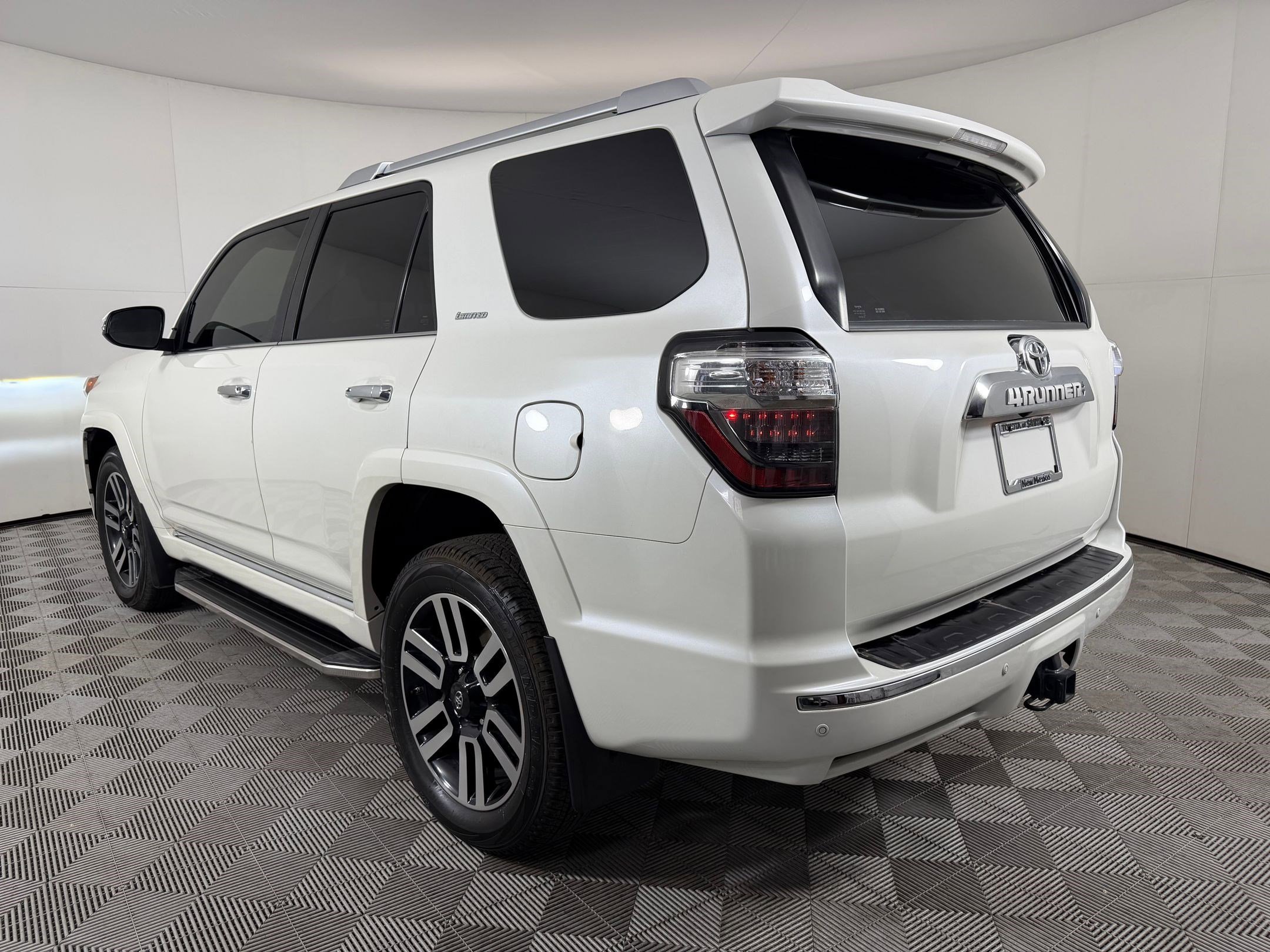 Certified 2021 Toyota 4Runner Limited AWD/4WD image 3