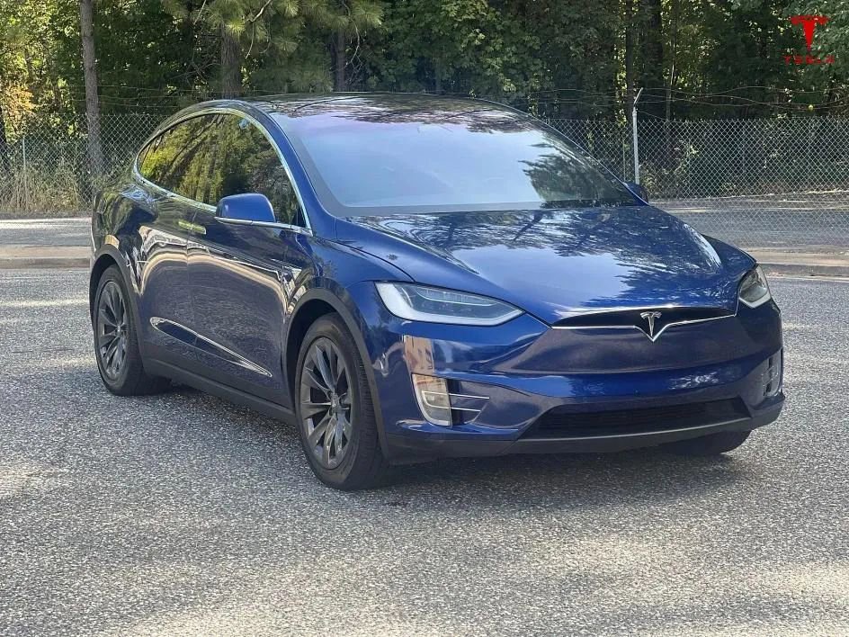 Used 2019 Tesla Model X 75D image 4