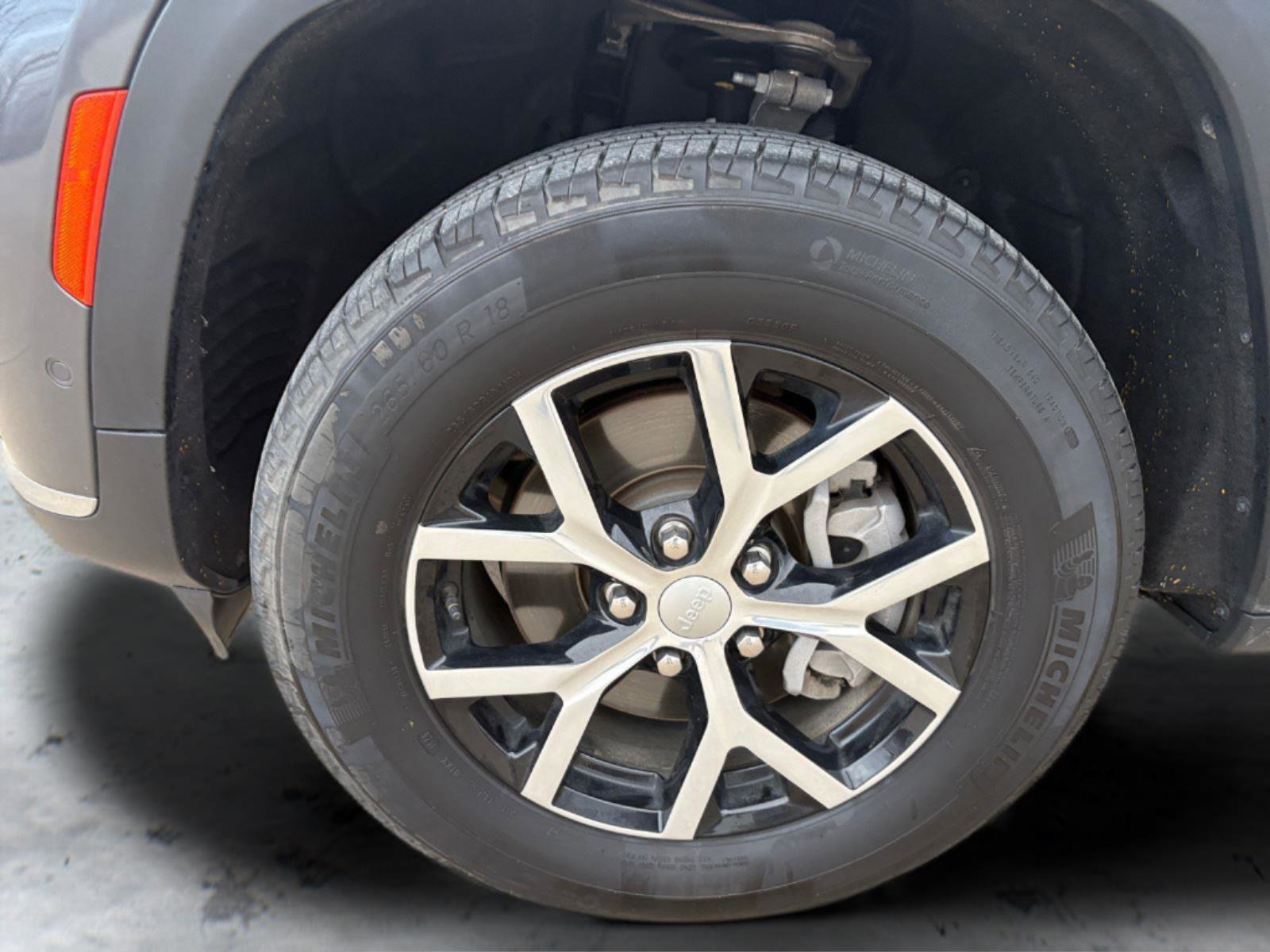 Used 2024 Jeep Grand Cherokee L Limited w/ Luxury Tech Group II image 14