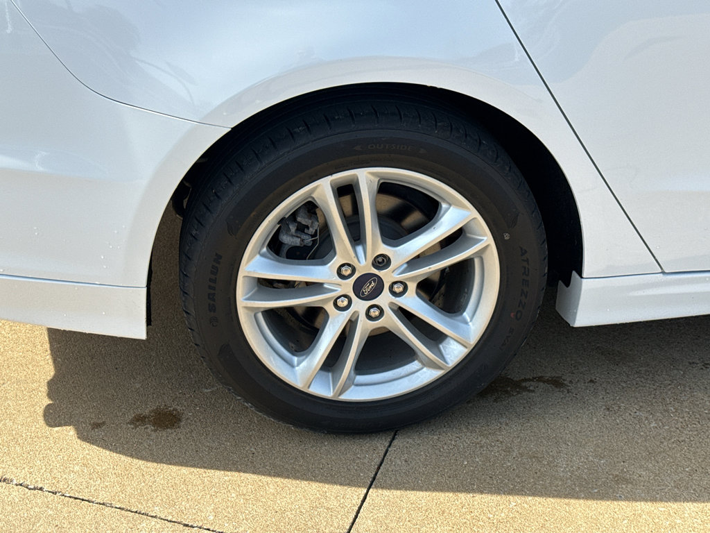 Used 2018 Ford Fusion SE image 6