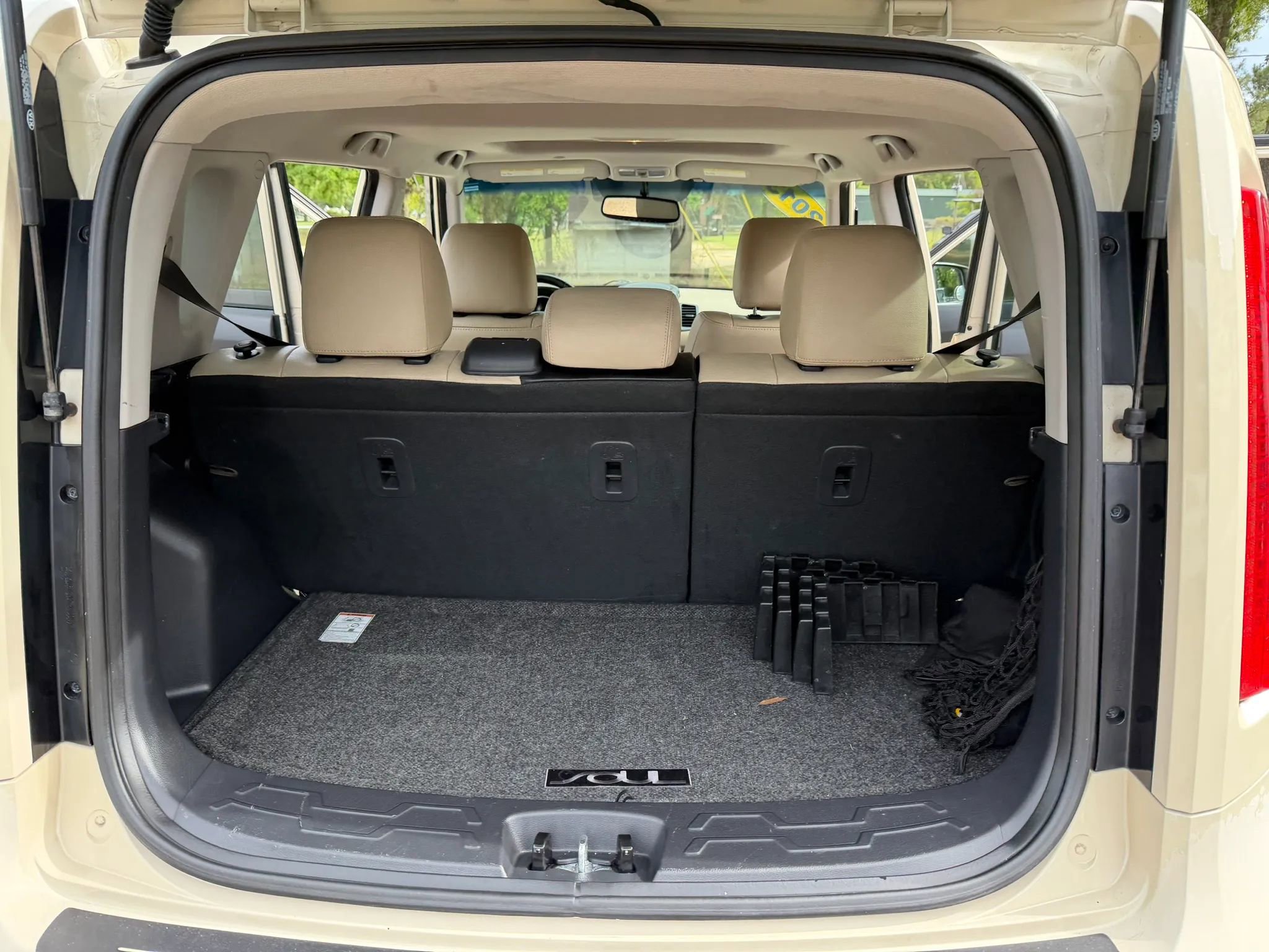 Used 2013 Kia Soul ! w/ Premium Pkg image 12