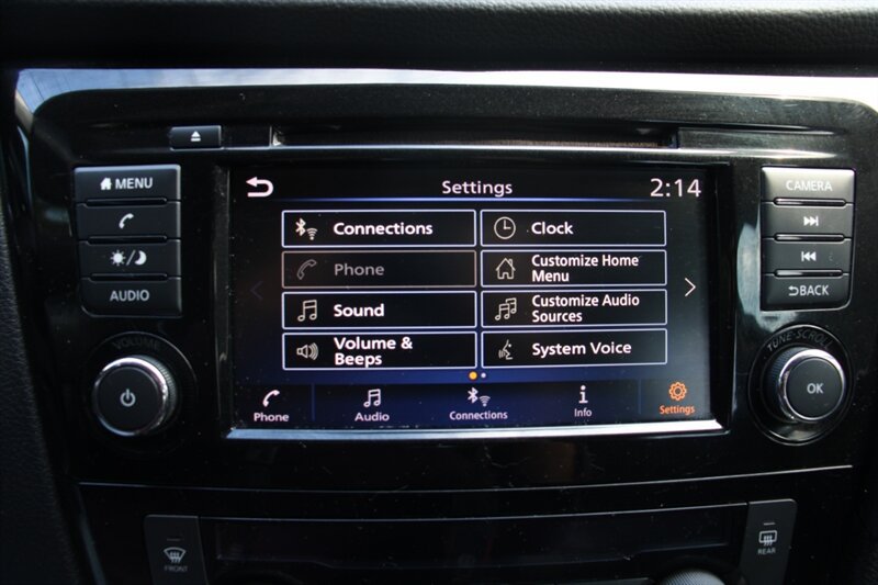 Used 2018 Nissan Rogue SV AWD/4WD image 10