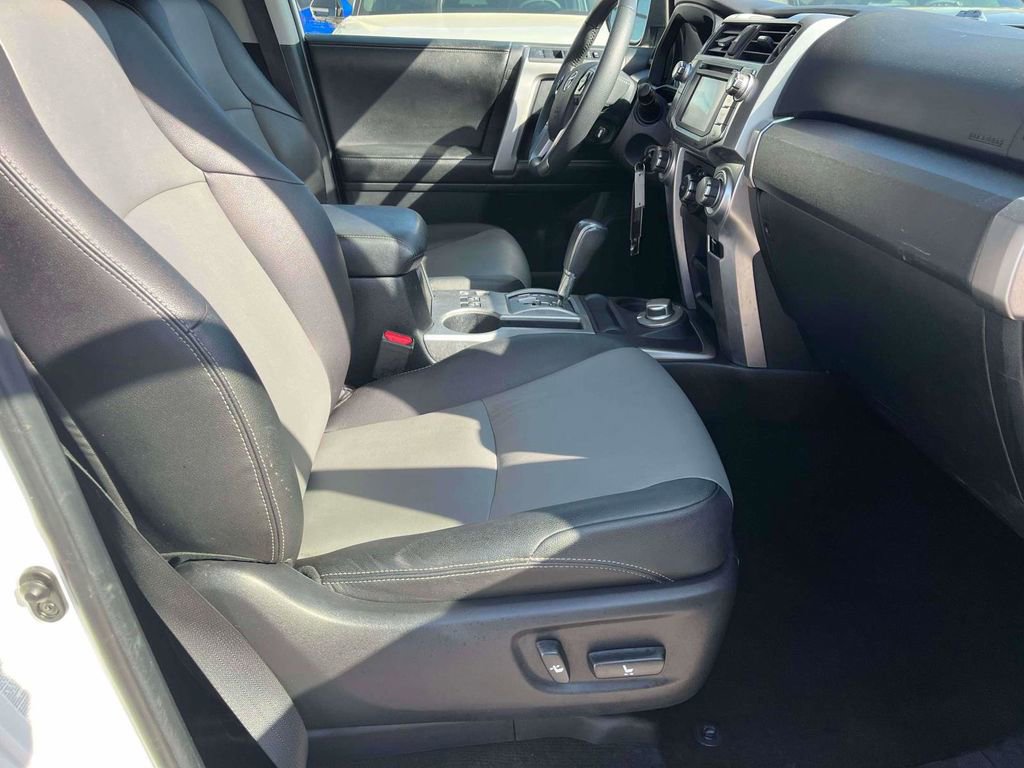 Used 2014 Toyota 4Runner SR5 Premium image 13