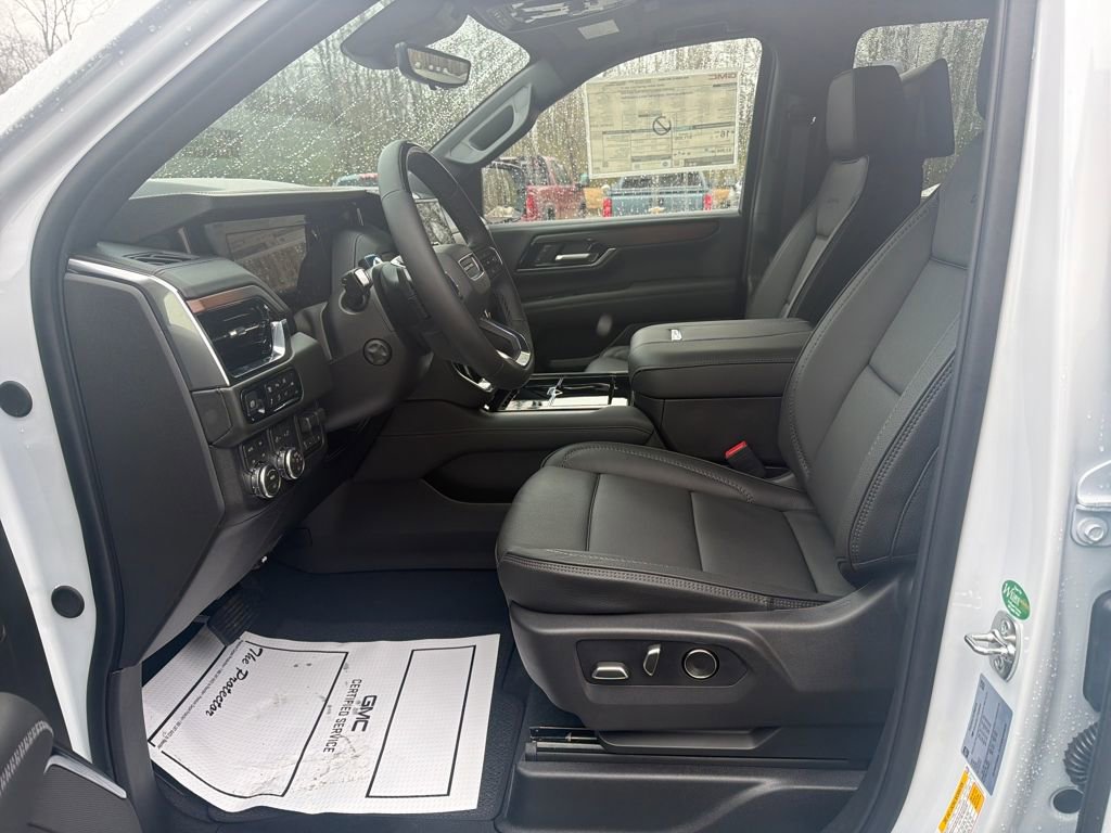 New 2026 GMC Yukon XL Denali w/ Denali Reserve Package image 11