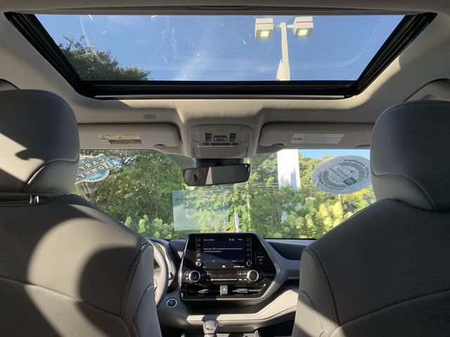 Used 2020 Toyota Highlander Limited AWD/4WD image 32