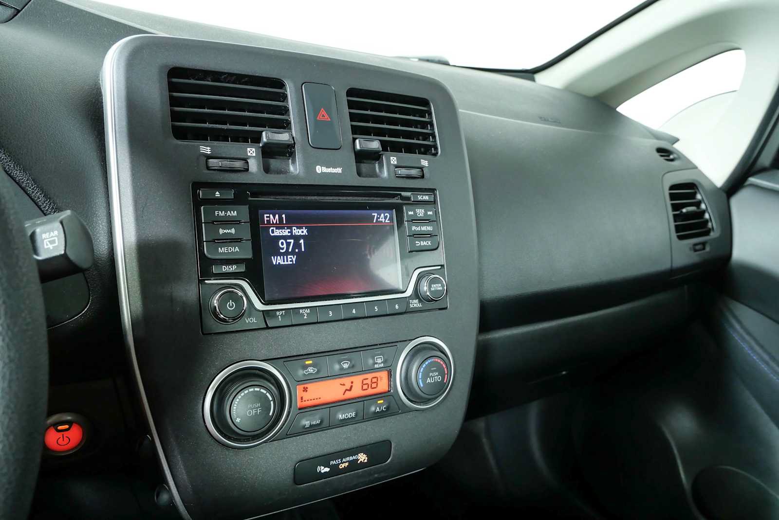 Used 2017 Nissan Leaf S w/ Charge Package FWD image 12