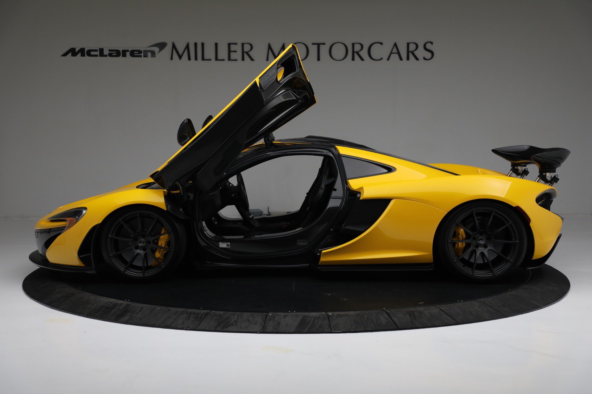 Used 2015 McLaren P1 RWD image 14