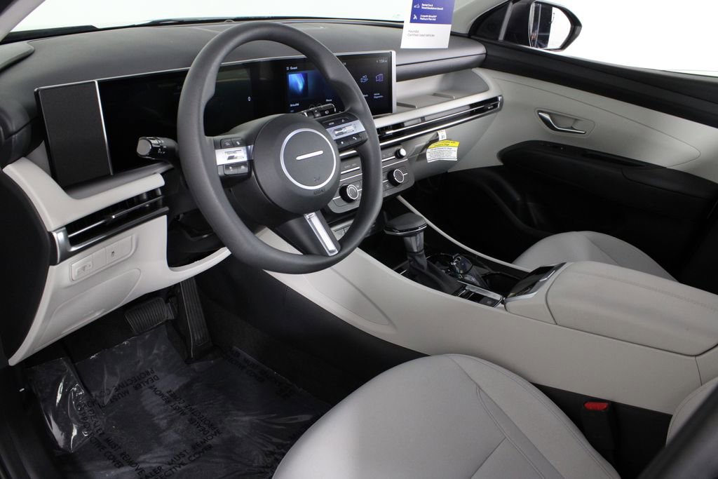 Certified 2026 Hyundai Tucson SE image 19