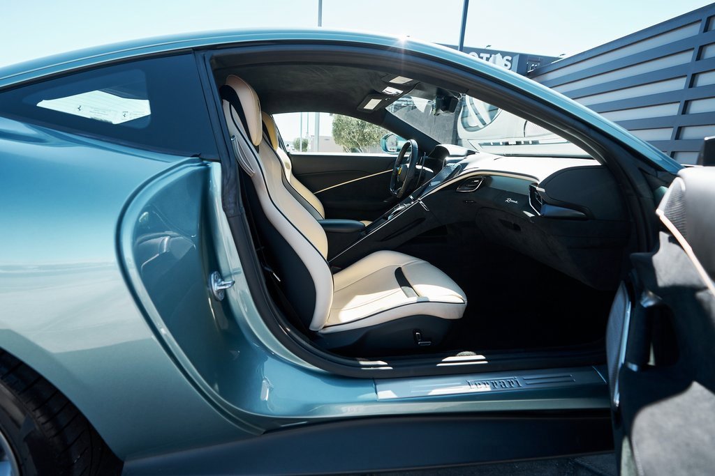 Used 2022 Ferrari Roma Base image 28