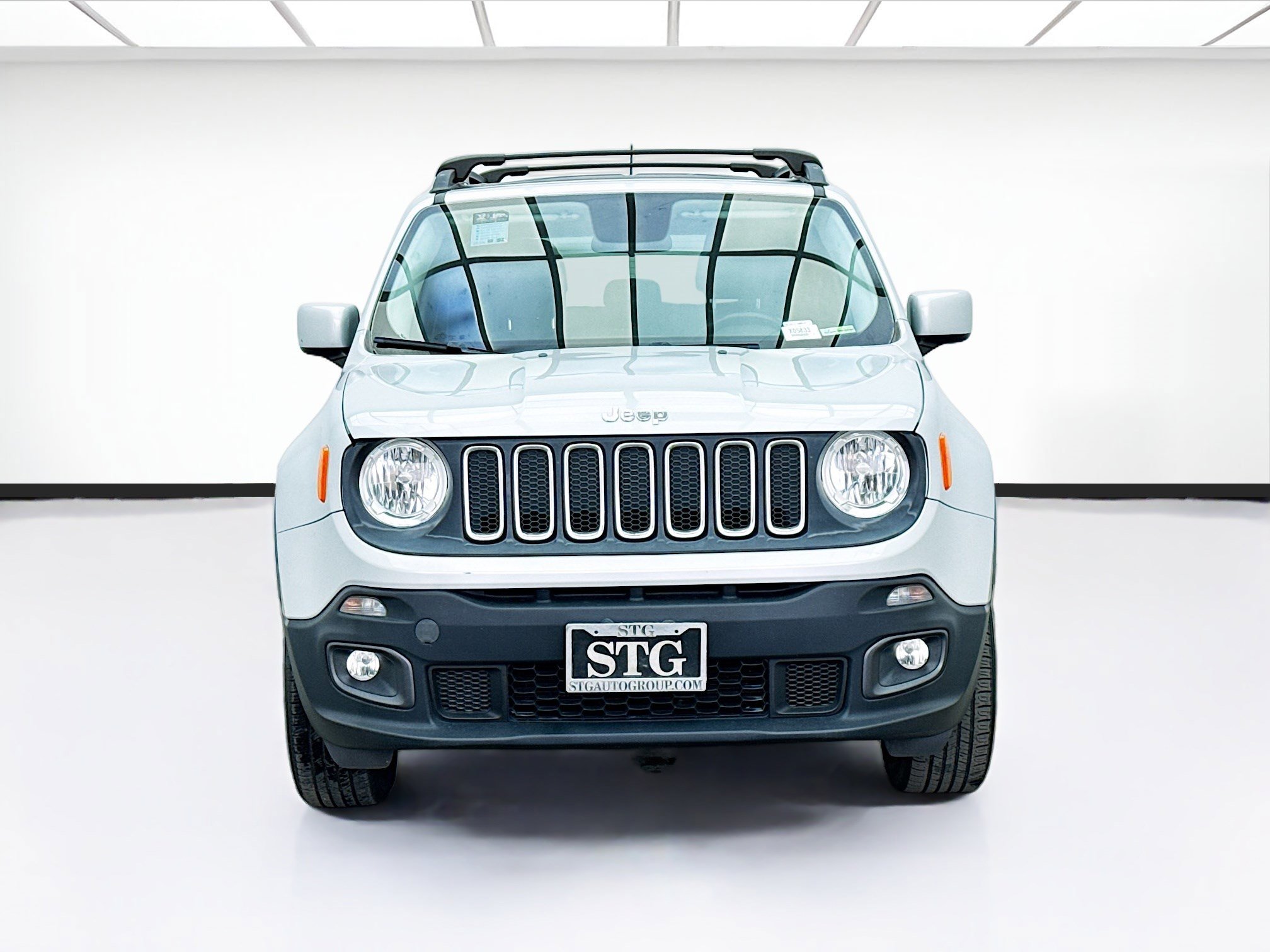 Used 2015 Jeep Renegade Latitude image 2