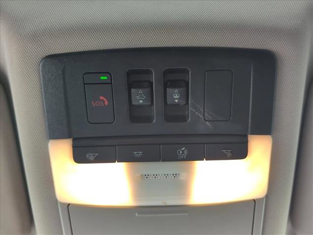 Used 2023 Nissan Rogue SL w/ SL Premium Package image 19