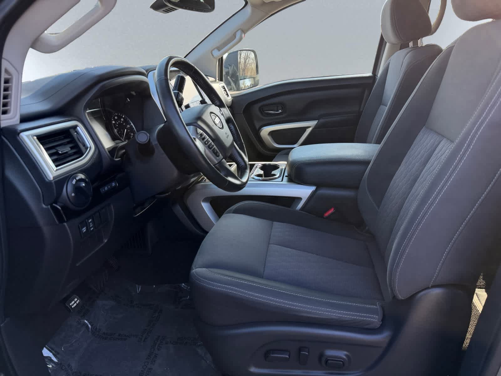 Used 2021 Nissan Titan SV w/ SV Convenience Package AWD/4WD image 6