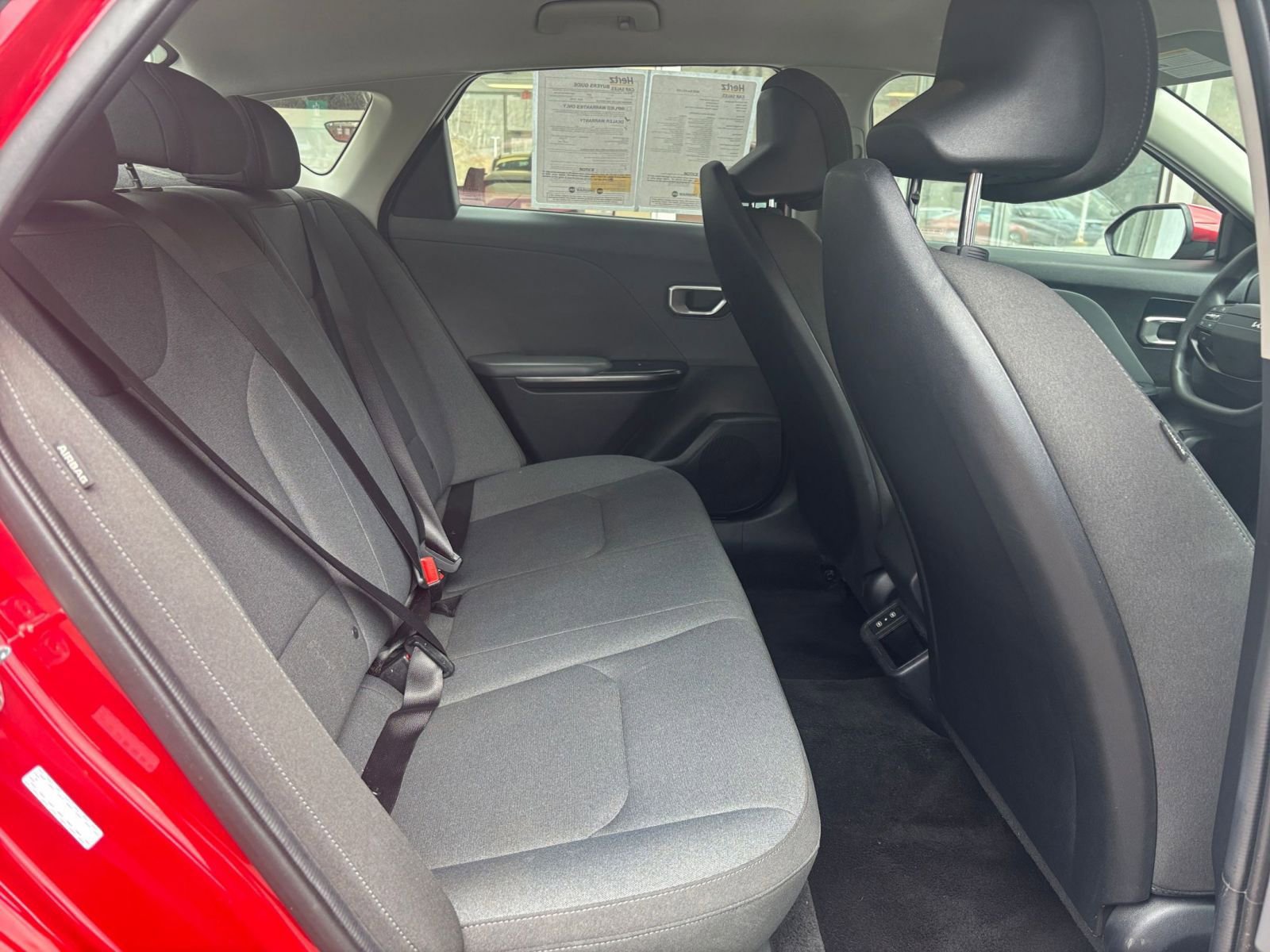 Used 2025 Kia K4 LXS image 38