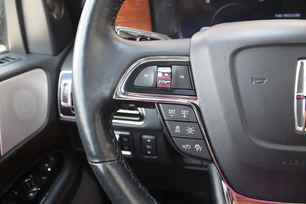Certified 2023 Lincoln Navigator Black Label AWD/4WD image 11