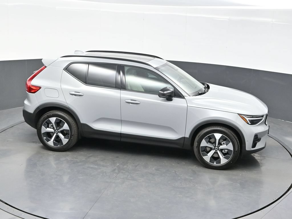 New 2026 Volvo XC40 B5 Plus w/ Protection Package Premier AWD/4WD image 36