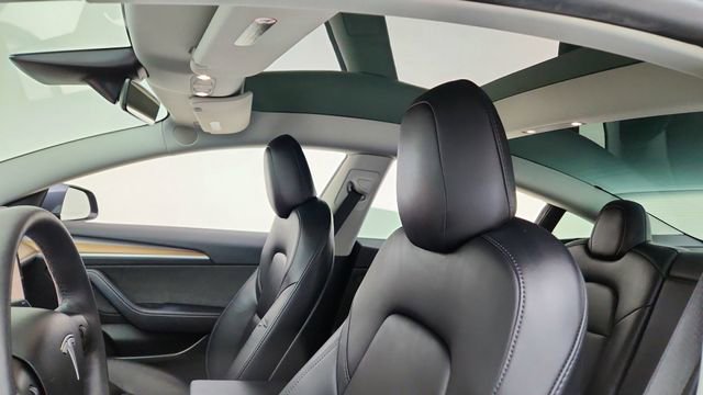 Used 2023 Tesla Model 3 Performance image 32