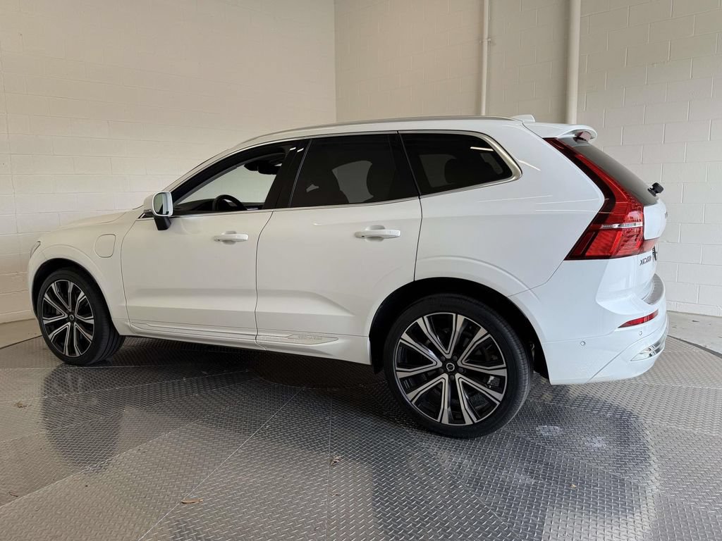 Used 2023 Volvo XC60 T8 Ultimate w/ Climate Package AWD/4WD image 12