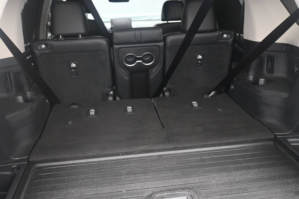 Used 2025 Honda Pilot Touring image 17