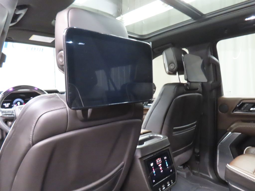 Used 2025 GMC Yukon XL Denali Ultimate AWD/4WD image 15