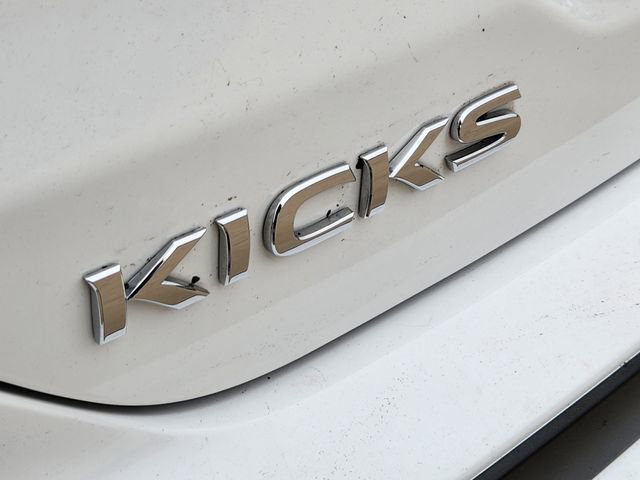 Used 2023 Nissan Kicks SV image 11