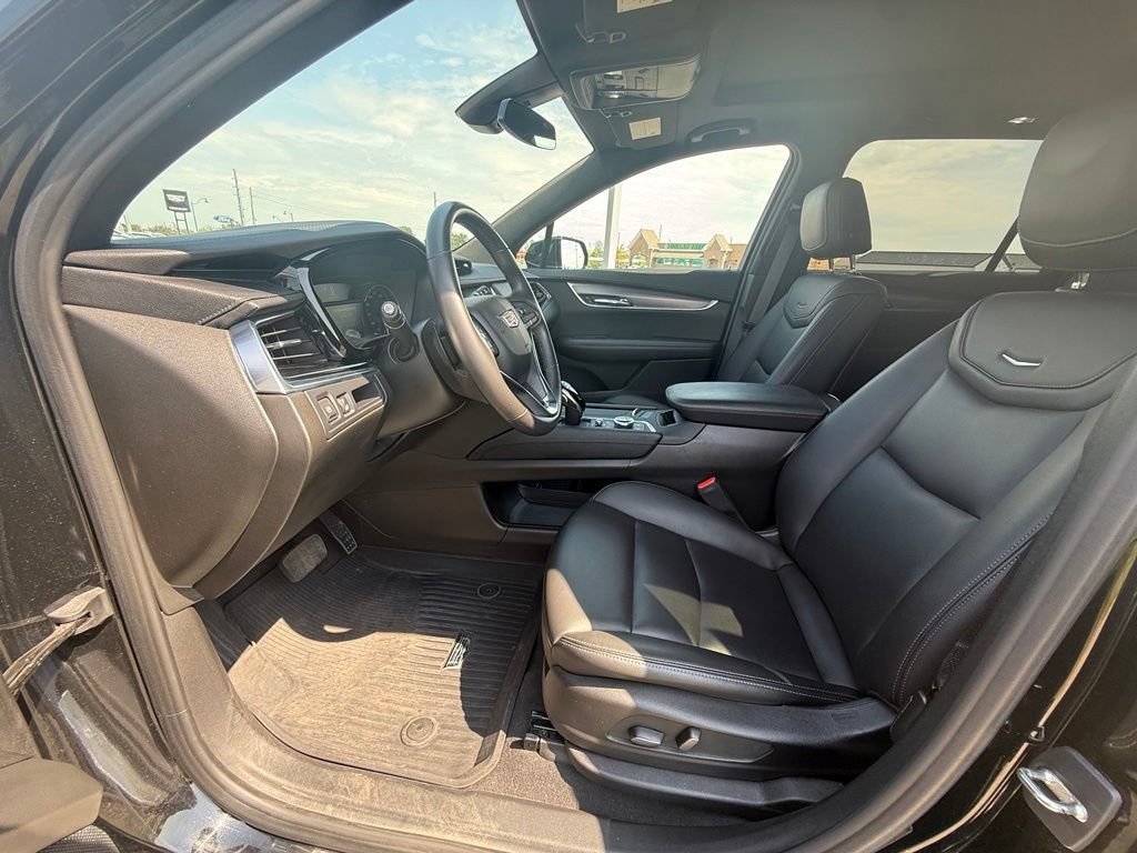 Certified 2024 Cadillac XT6 Luxury w/ LPO, Floor Liner Package AWD/4WD image 29