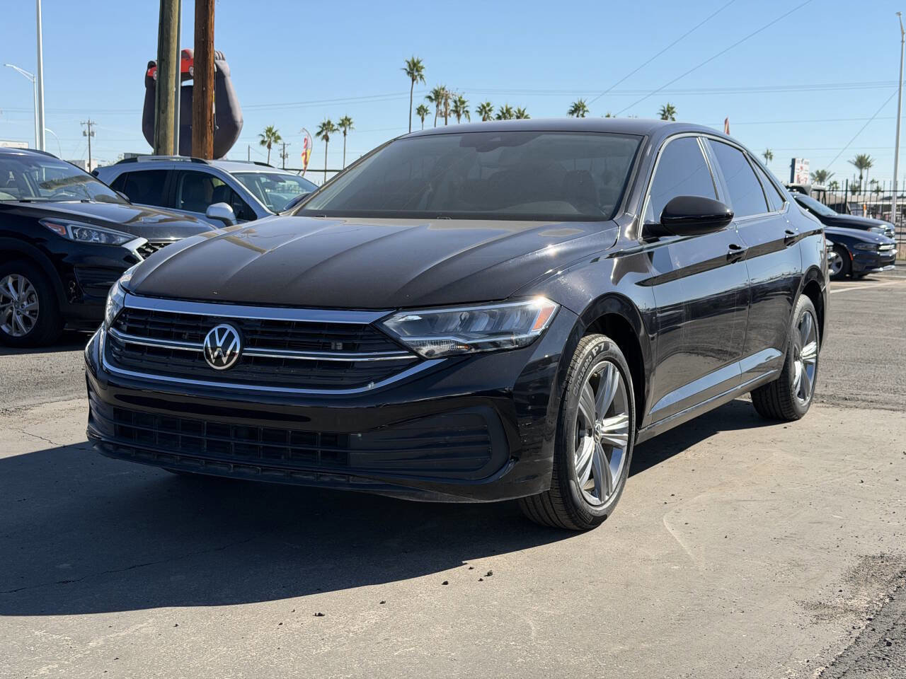 Used 2023 Volkswagen Jetta SE image 2