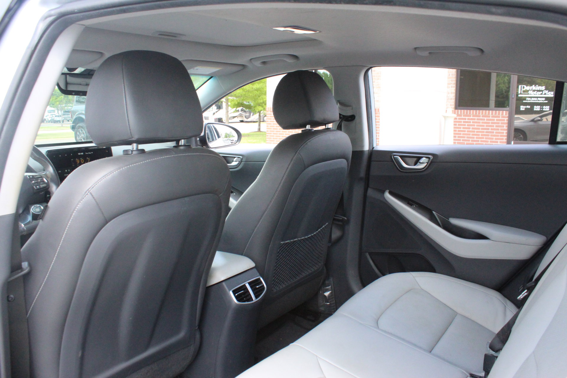 Used 2022 Hyundai Ioniq Limited FWD image 29
