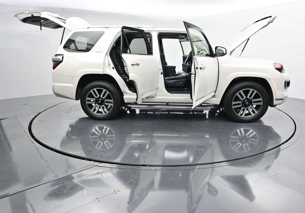 Used 2017 Toyota 4Runner Limited AWD/4WD image 27