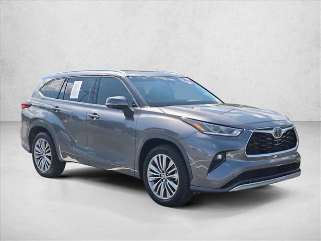 Used 2021 Toyota Highlander Platinum FWD image 4