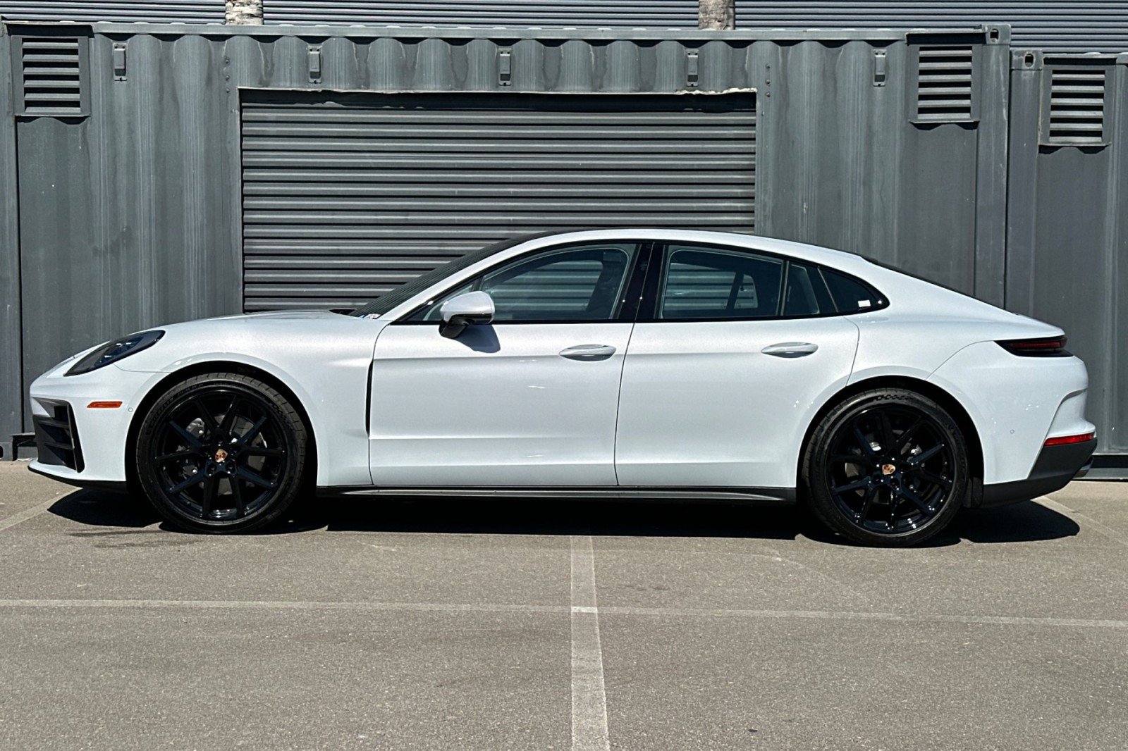 New 2026 Porsche Panamera image 2