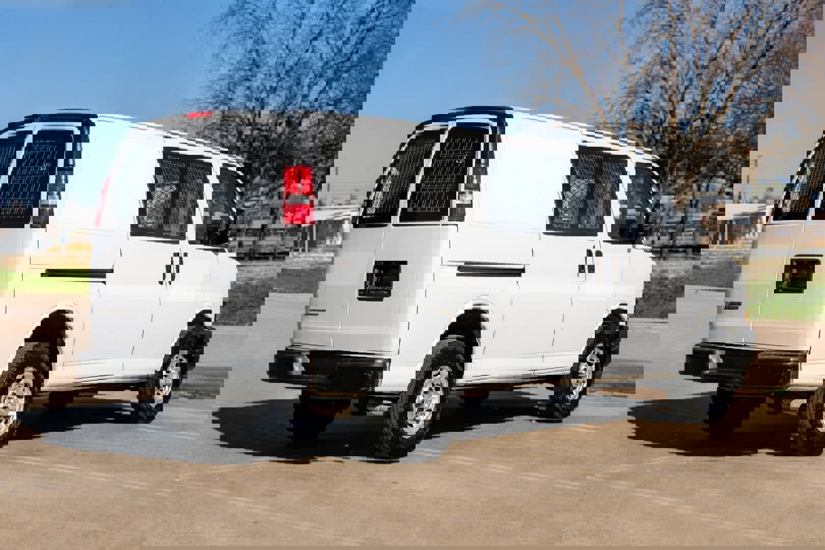 Used 2019 Chevrolet Express 2500 w/ Driver Convenience Package image 9