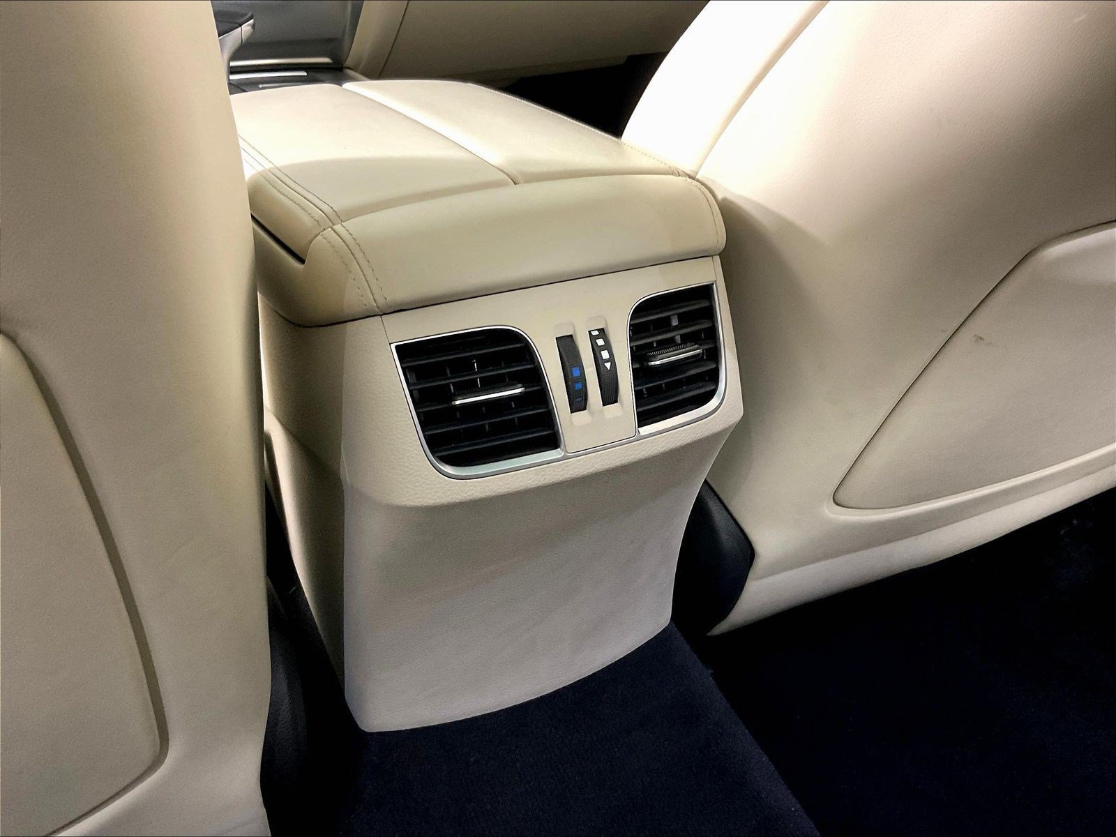 Used 2020 Genesis G80 5.0 Ultimate RWD image 11