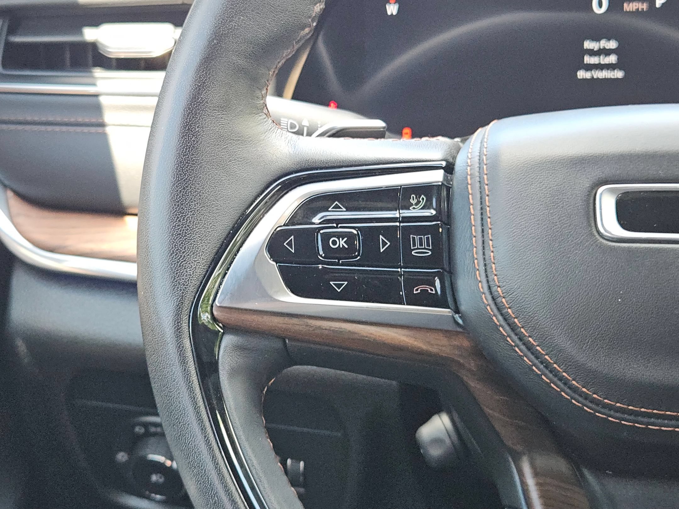 Used 2023 Jeep Grand Cherokee L Summit w/ Rear Seat Video Group I AWD/4WD image 21