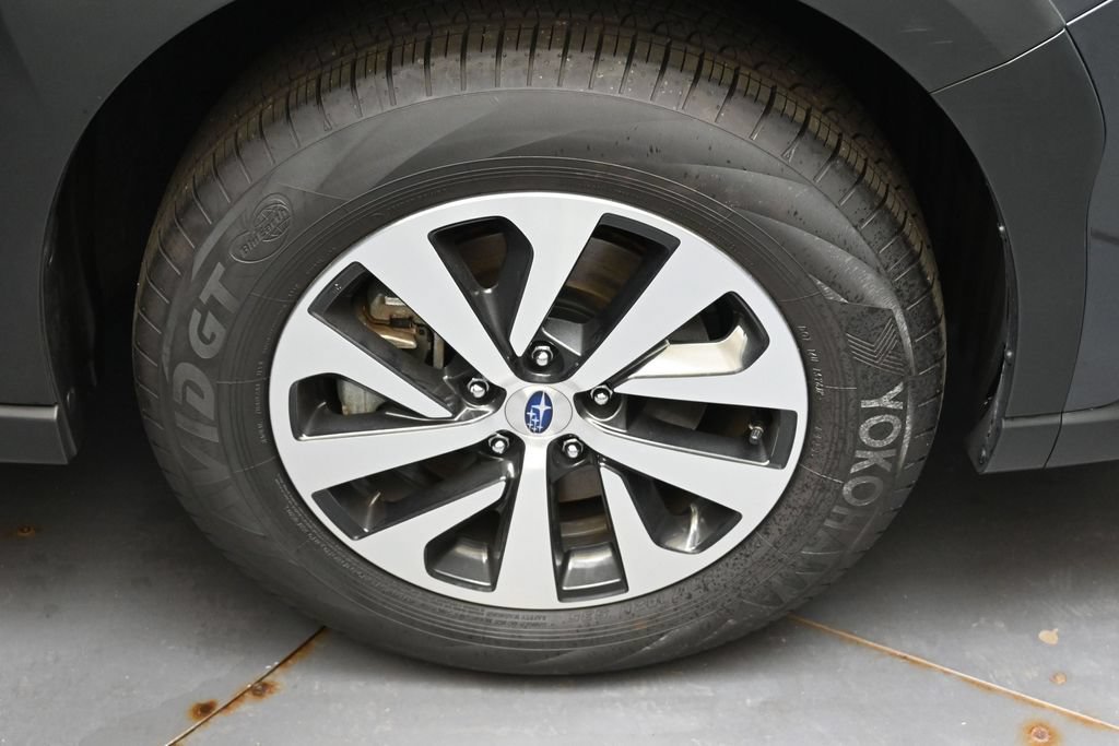 Certified 2025 Subaru Outback Premium AWD/4WD image 10